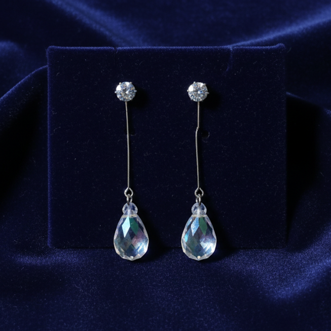 Crystal Clear Teardrop Earrings - Pure Elegance